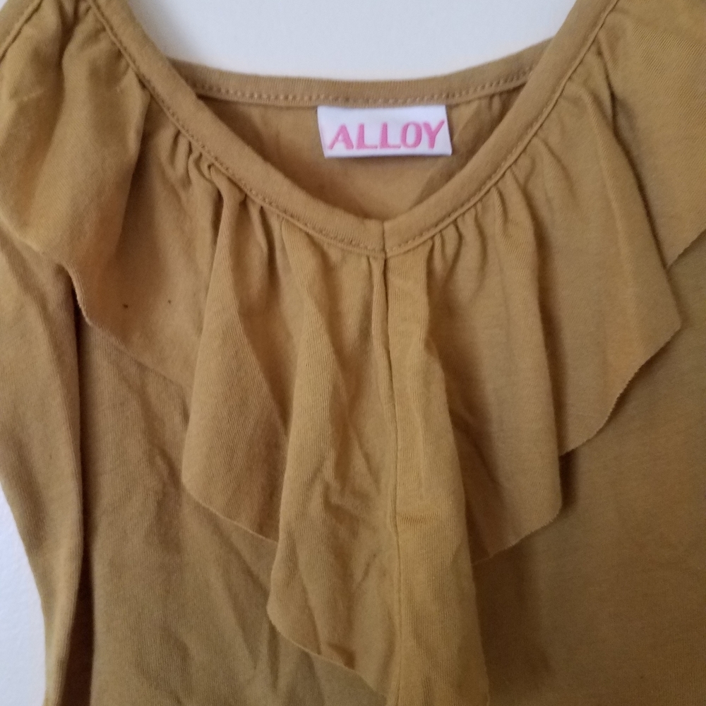 Nwot's Ruffled front tank top - Picture 4 of 5